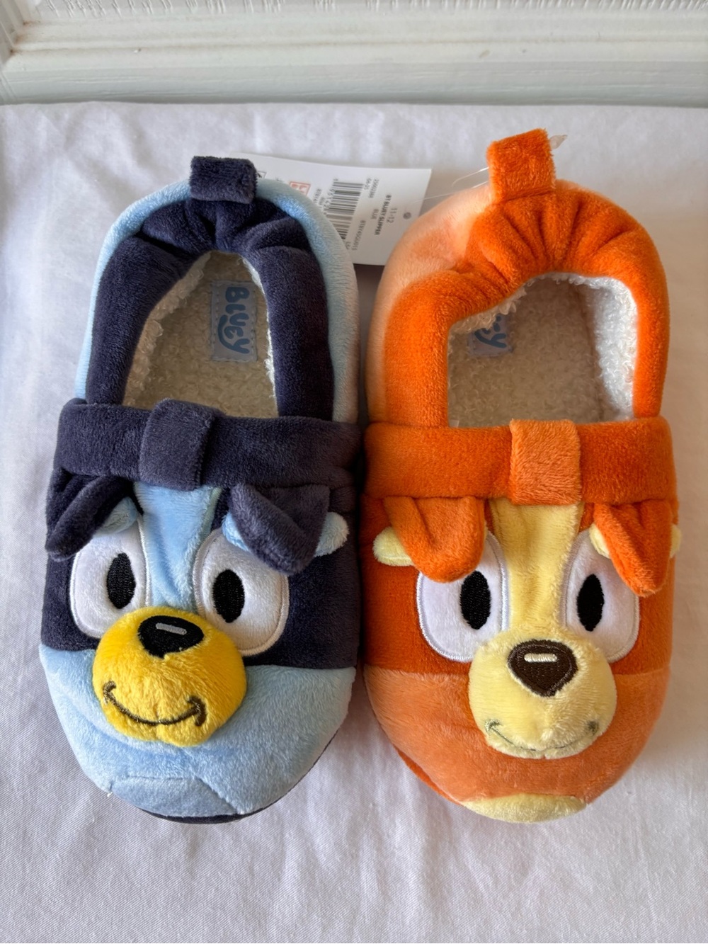 Bluey and Bingo plush slippers- little kid size 11/12 NEW